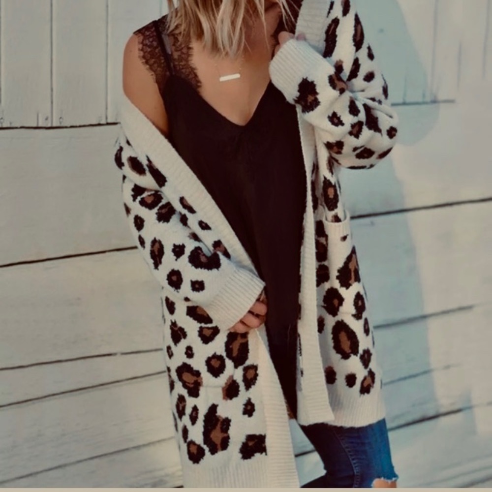 🆕LAST ONE!🛍 LUXE Leopard Love Cardigan 🐾 - Picture 4 of 6